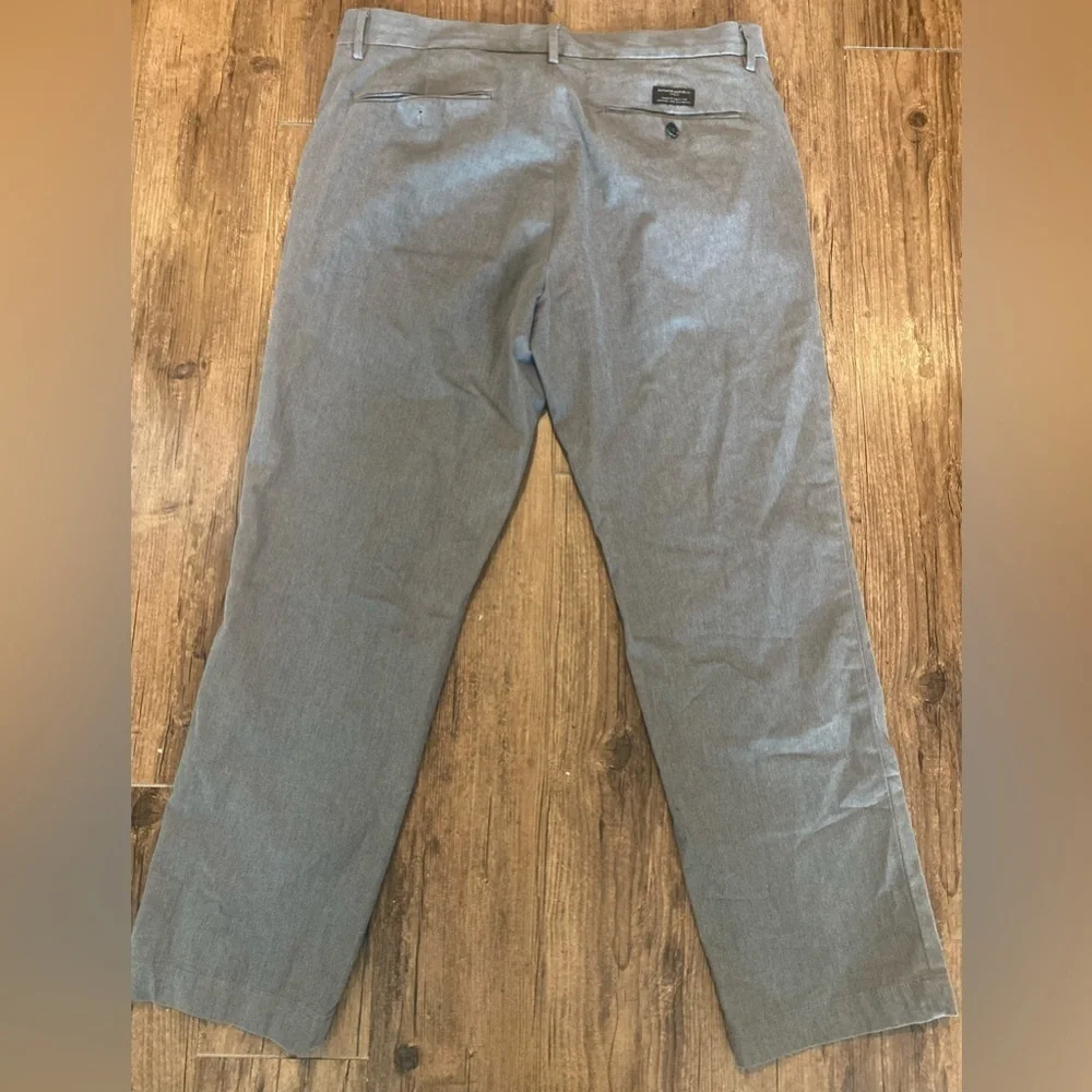 Banana Republic Gray Chinos Straight-Leg
